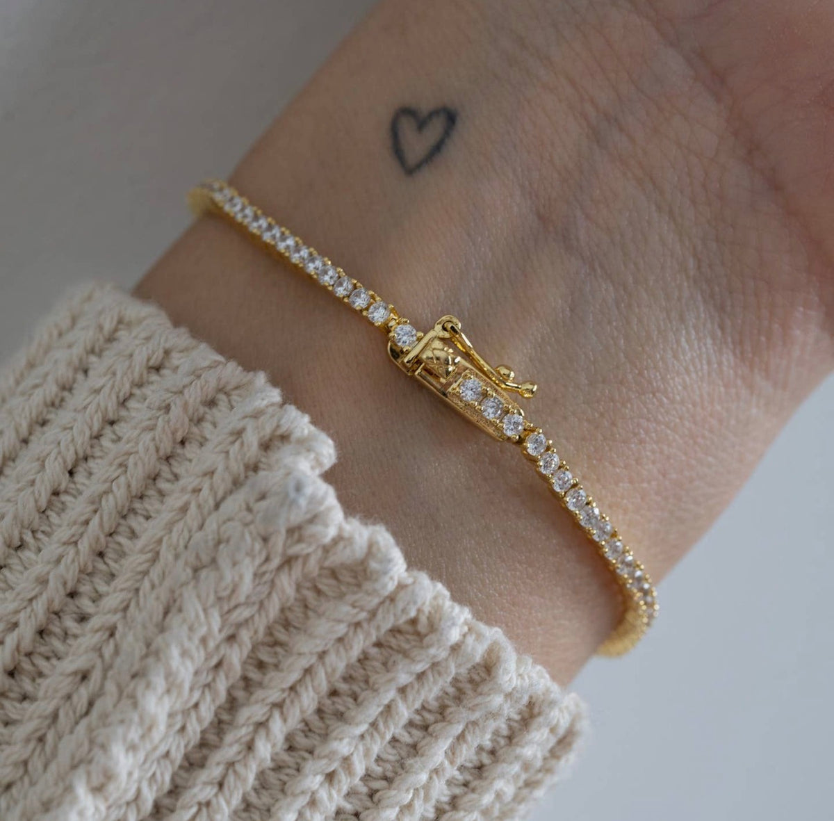 Tennis Bracelet W Latch